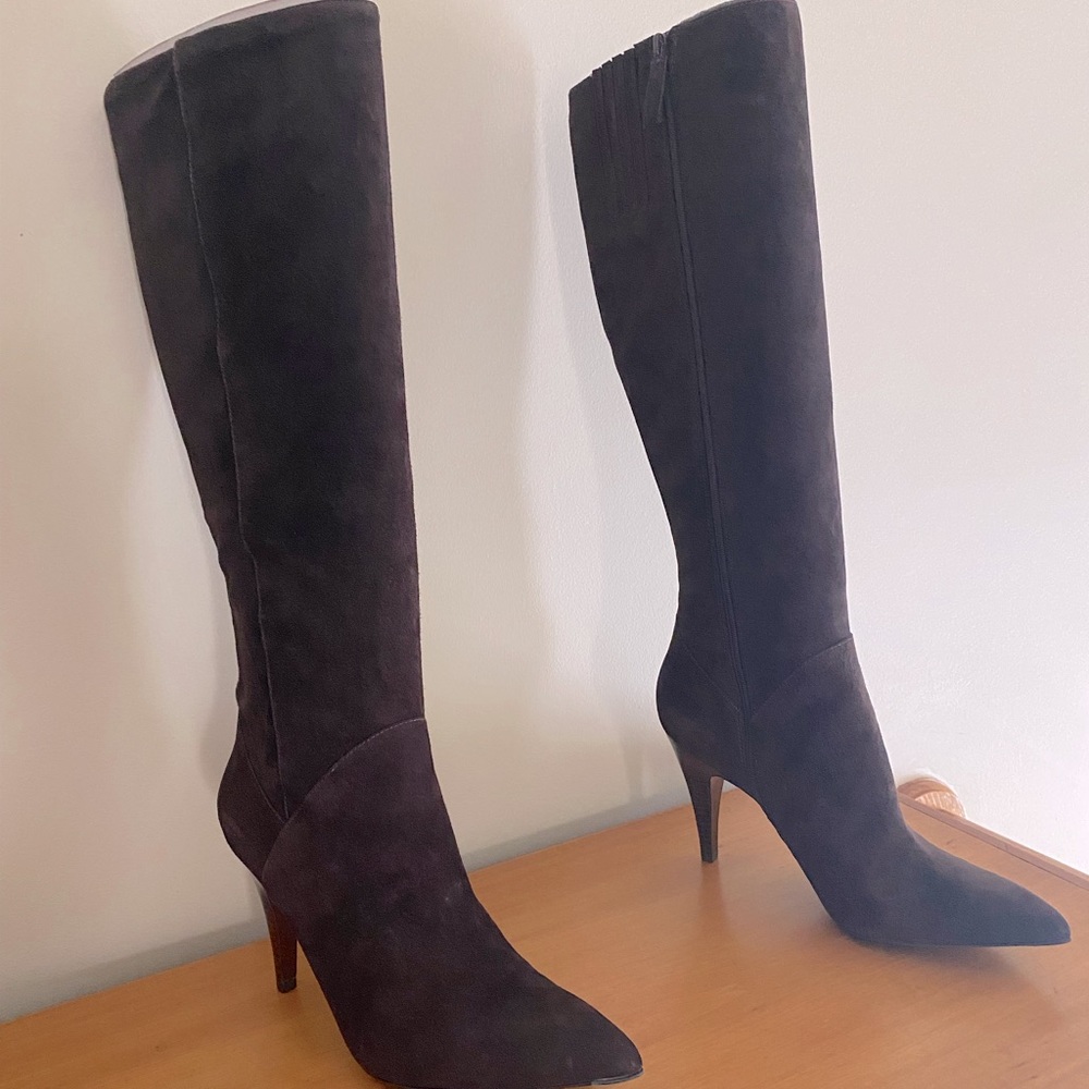 New Via Spiga Brown Suede Boots
